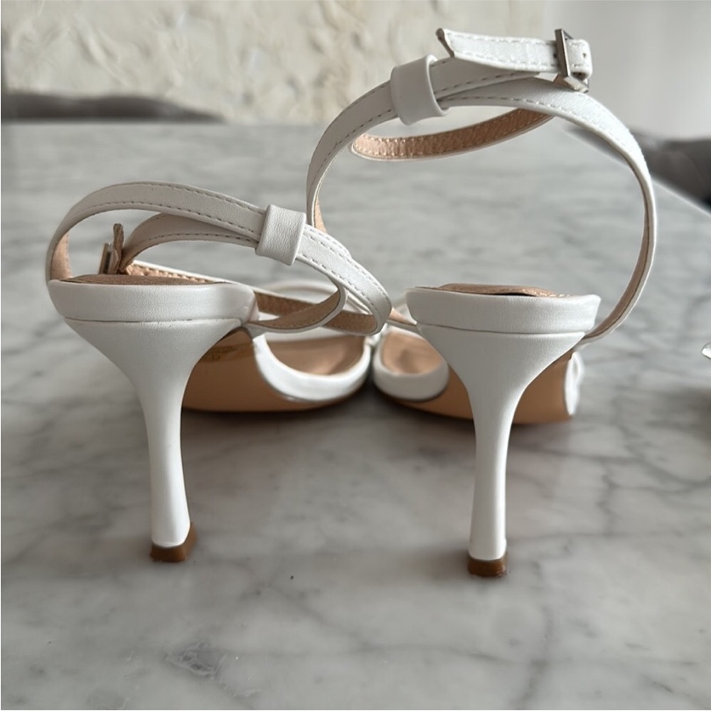 White heels- 7 1/2 - Picture 5 of 6